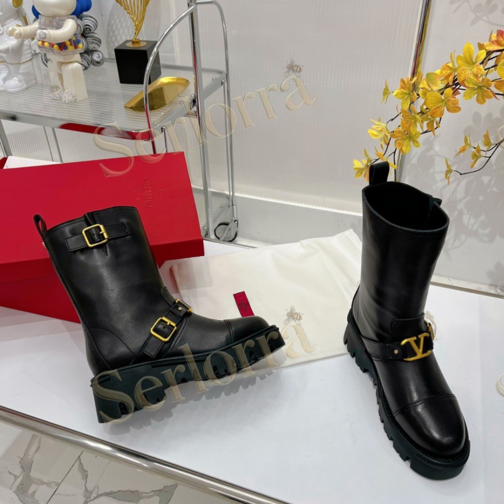 VALENTINO GARAVANI ROCKSTUD POINTED-TOE ANKLE BOOTS