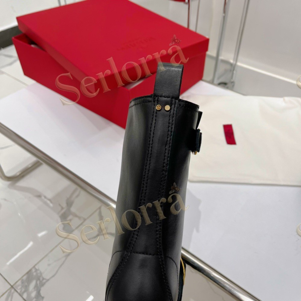 VALENTINO GARAVANI ROCKSTUD POINTED-TOE ANKLE BOOTS