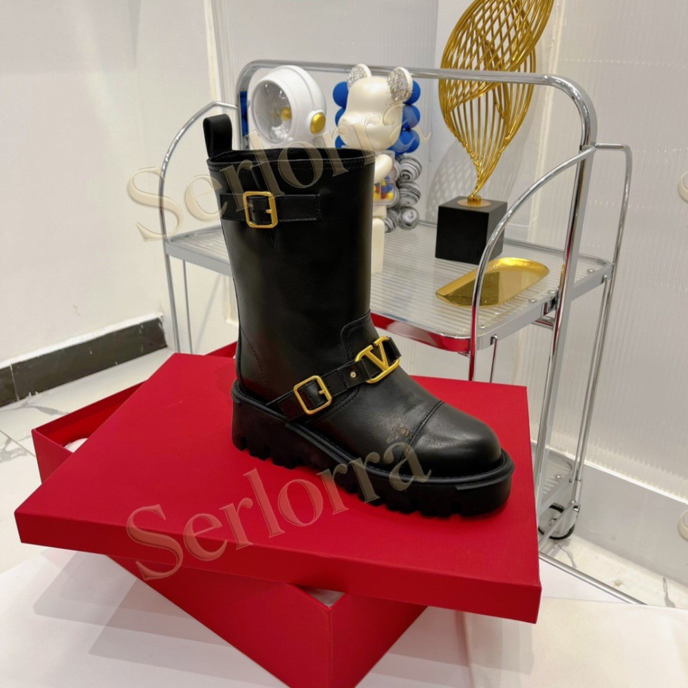 VALENTINO GARAVANI ROCKSTUD POINTED-TOE ANKLE BOOTS