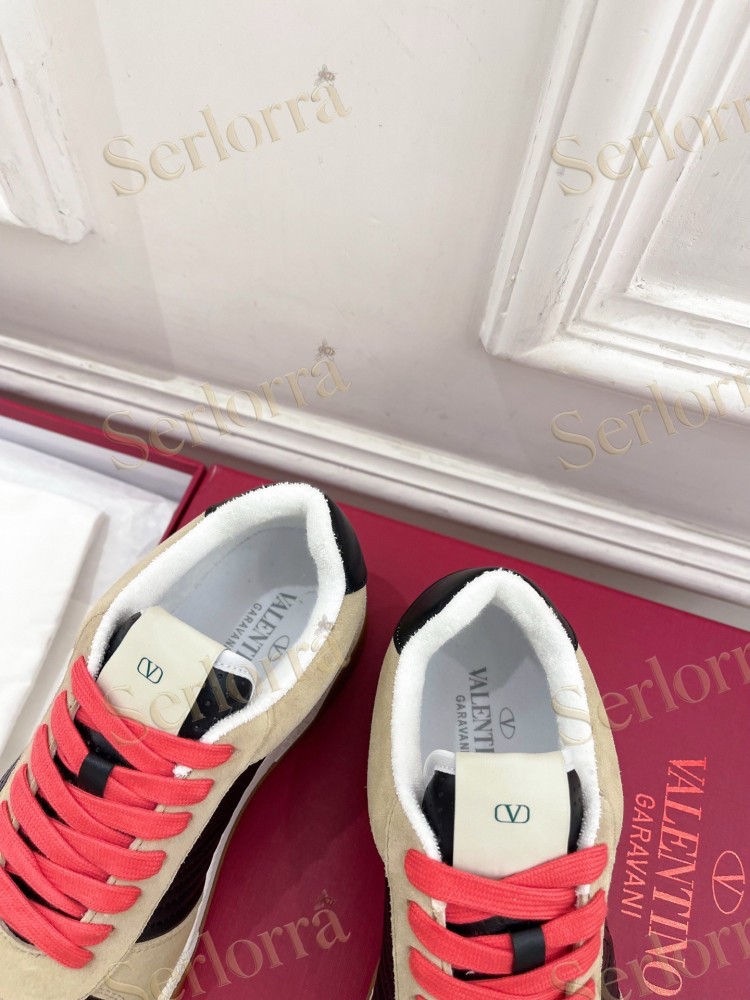 VALENTINO GARAVANI SPARRY LOW-TOP SNEAKERS