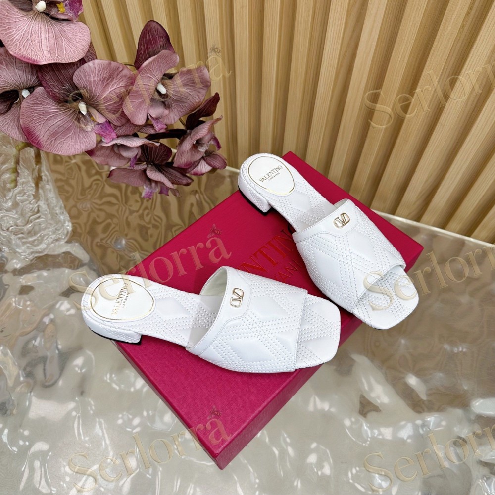 VALENTINO GARAVANI VLOGO QUILTED LEATHER SLIDE SANDALS