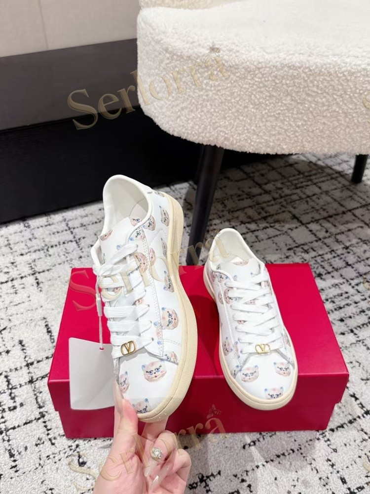 VALENTINO GARAVANI VLOGO PRINT LEATHER LOW-TOP SNEAKERS
