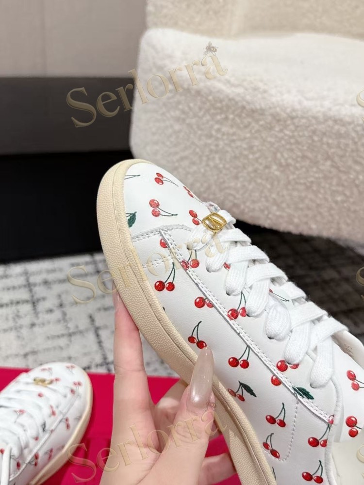 VALENTINO GARAVANI VLOGO PRINT LEATHER LOW-TOP SNEAKERS