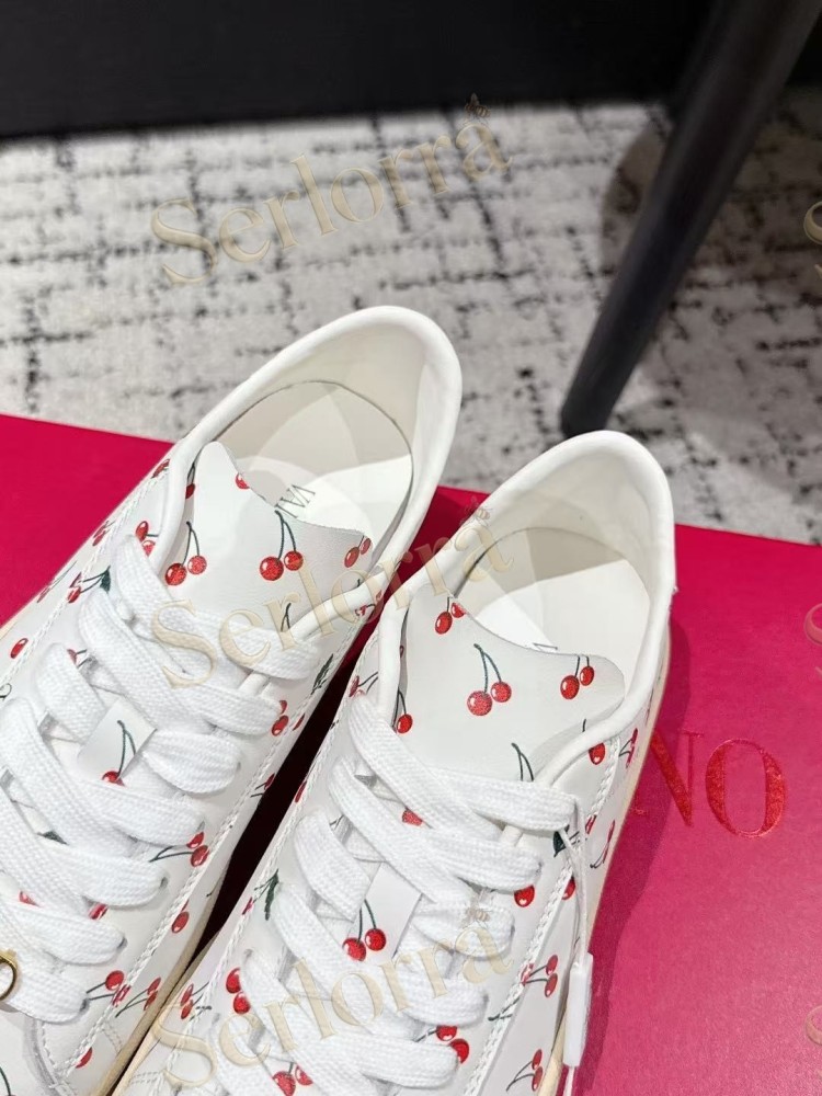 VALENTINO GARAVANI VLOGO PRINT LEATHER LOW-TOP SNEAKERS