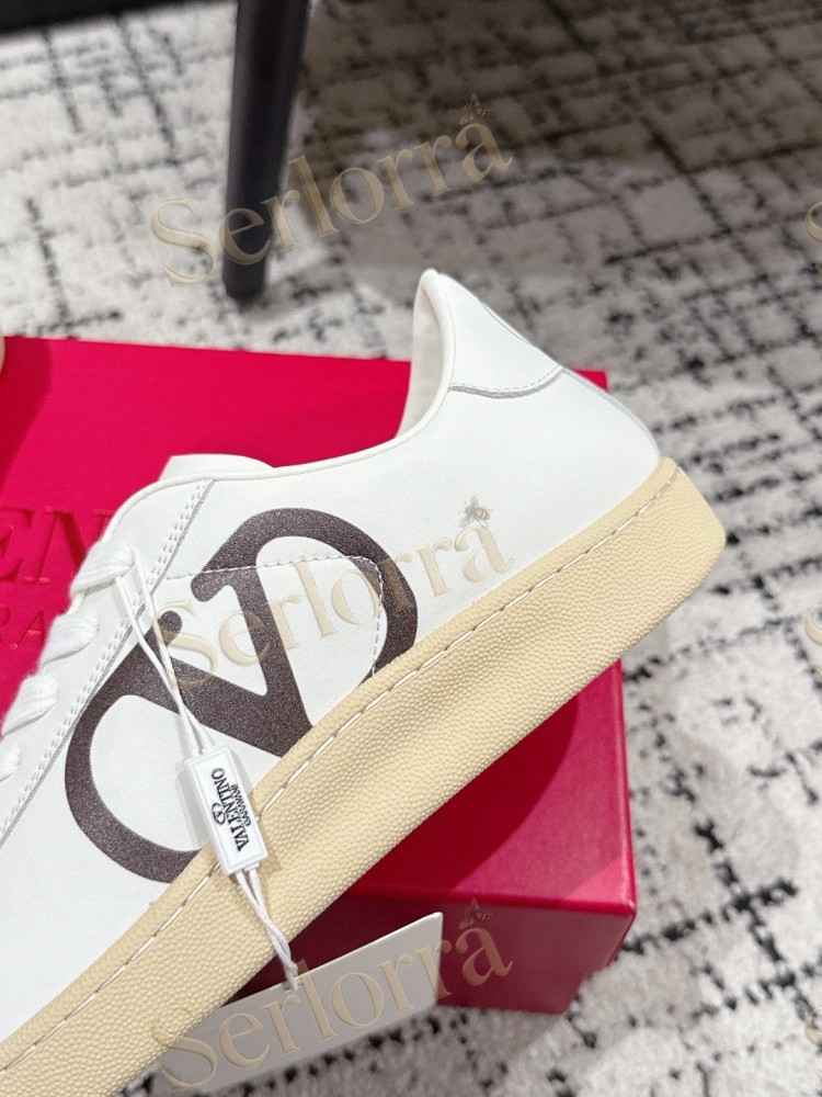 VALENTINO GARAVANI VLOGO LOW-TOP SNEAKERS