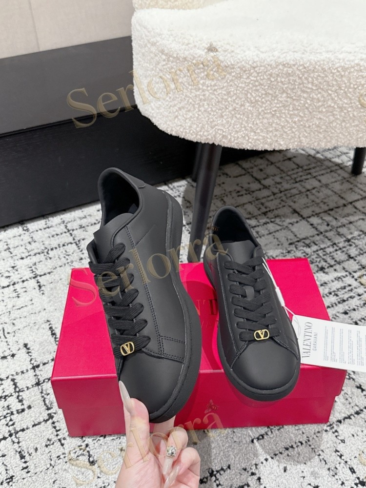 VALENTINO GARAVANI VLOGO LOW-TOP SNEAKERS