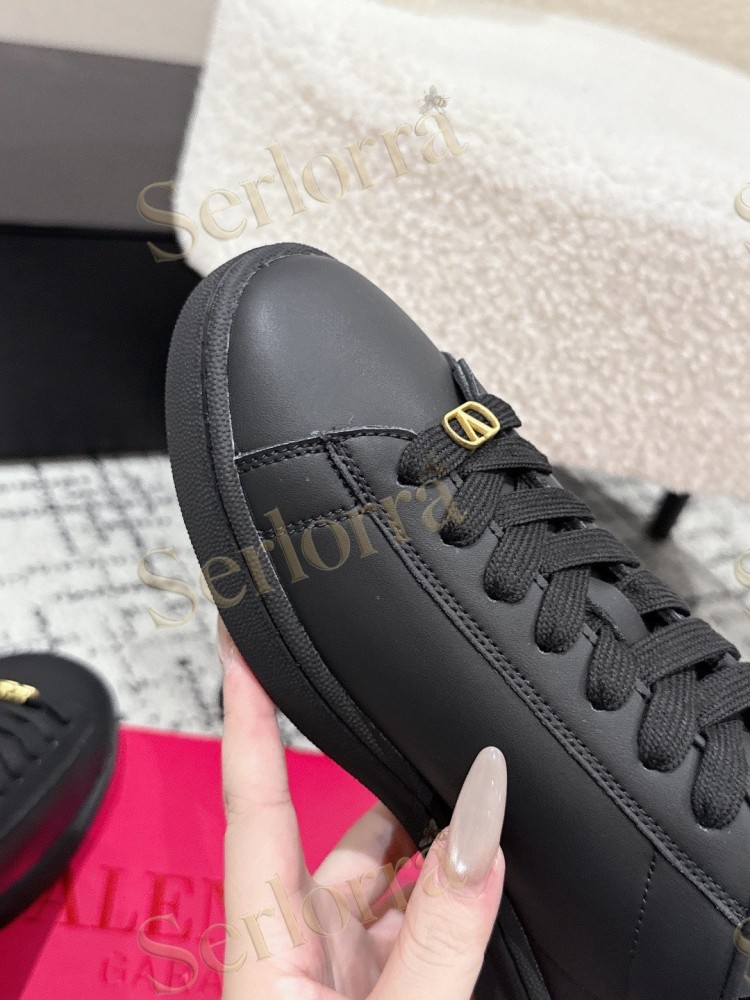 VALENTINO GARAVANI VLOGO LOW-TOP SNEAKERS