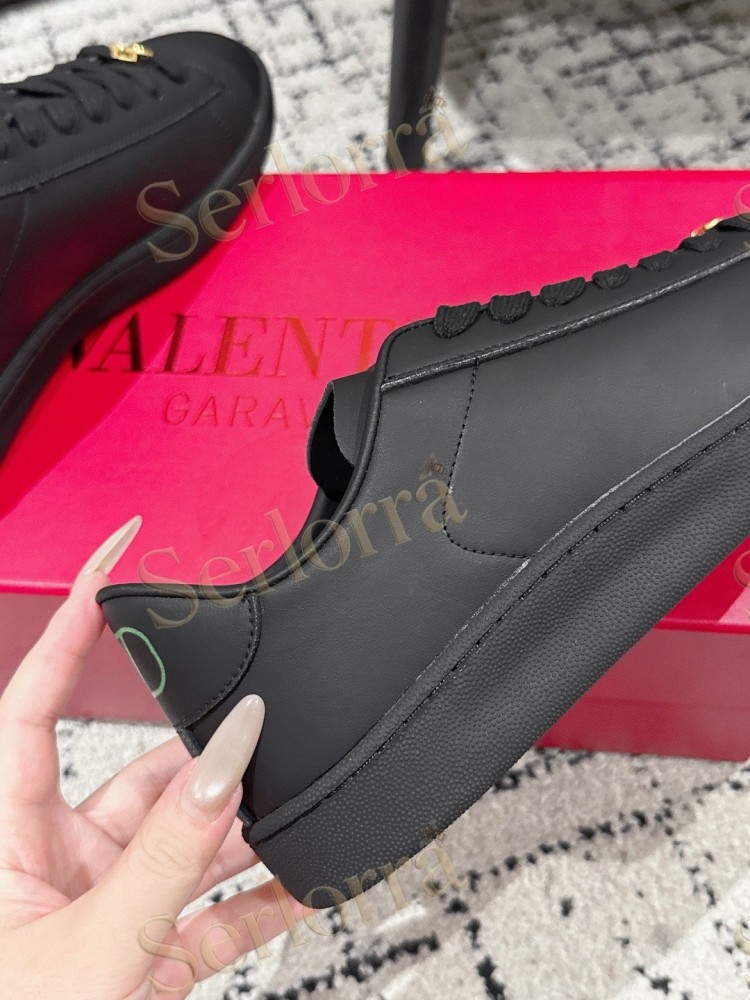 VALENTINO GARAVANI VLOGO LOW-TOP SNEAKERS
