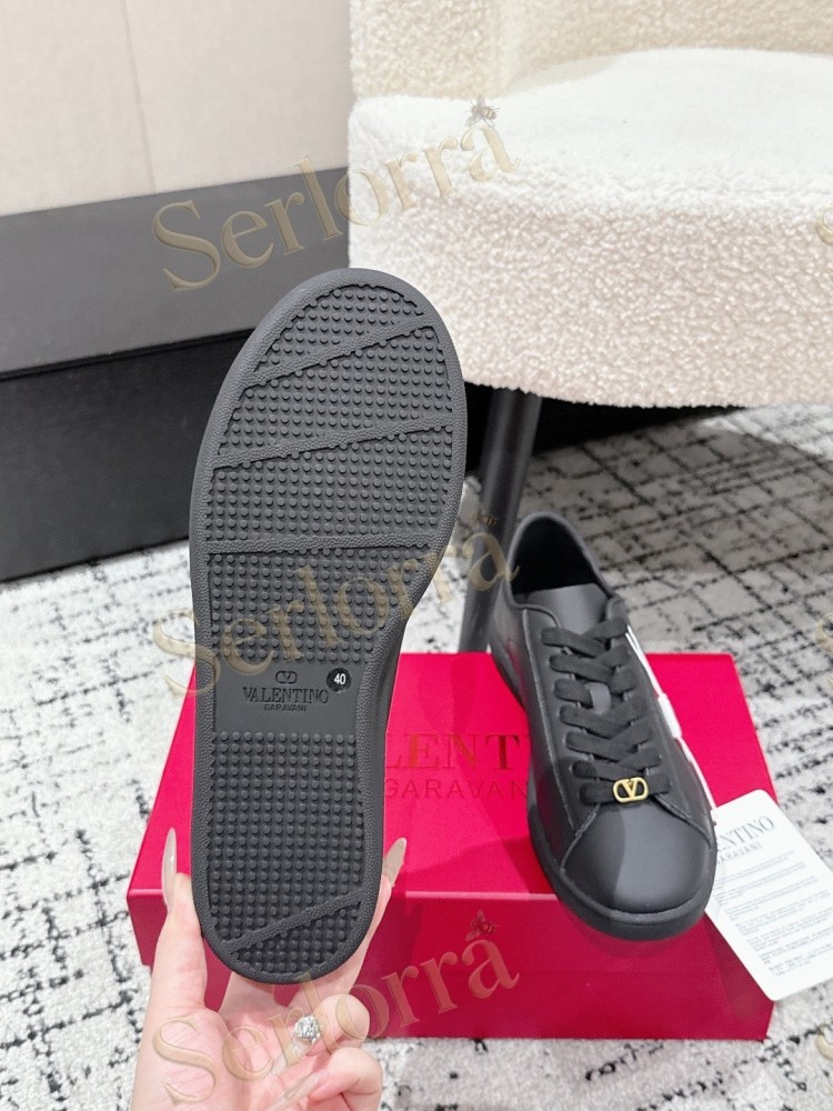 VALENTINO GARAVANI VLOGO LOW-TOP SNEAKERS