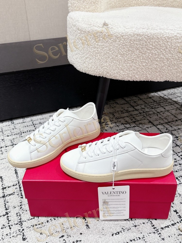 VALENTINO GARAVANI VLOGO LOW-TOP SNEAKERS