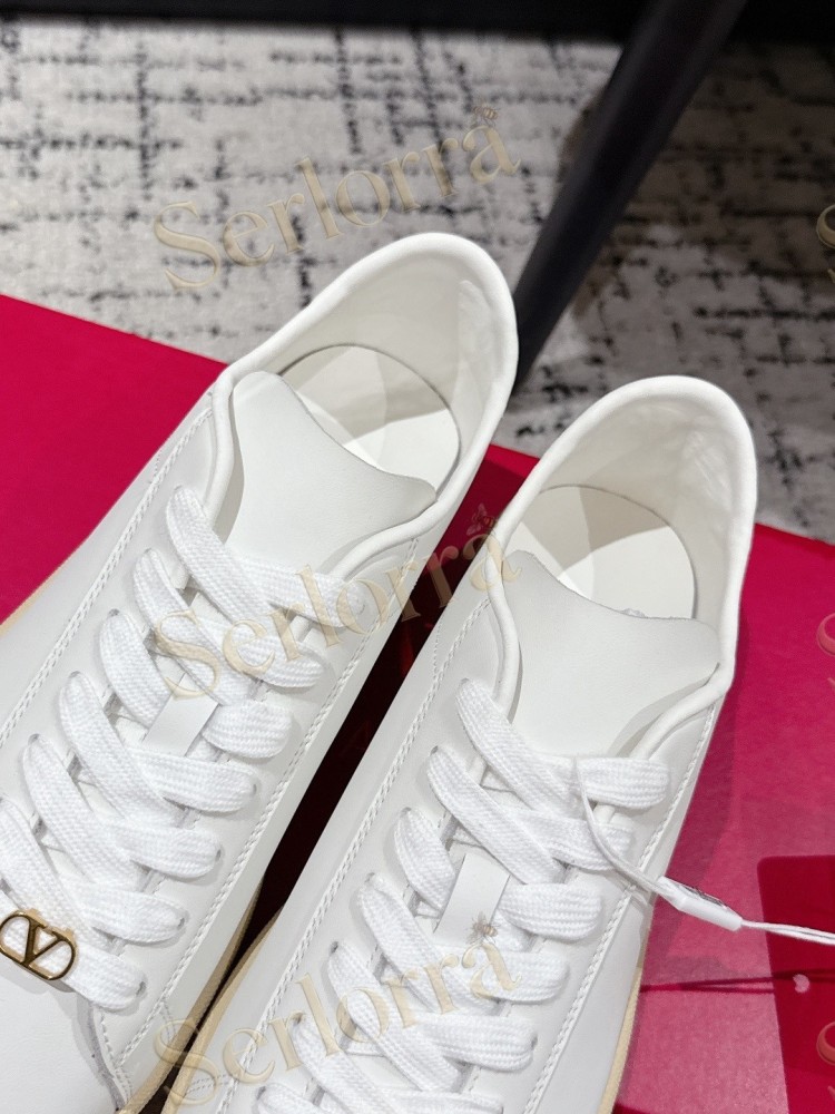 VALENTINO GARAVANI VLOGO LOW-TOP SNEAKERS