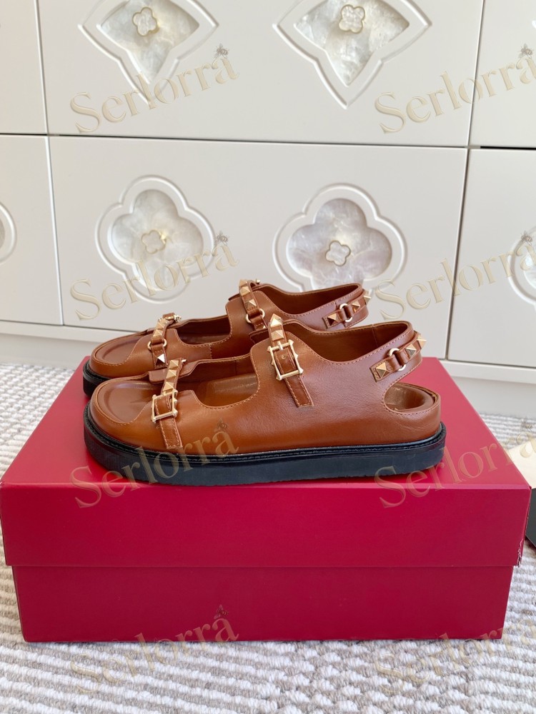VALENTINO GARAVANI ROCKSTUD FLAT SANDALS