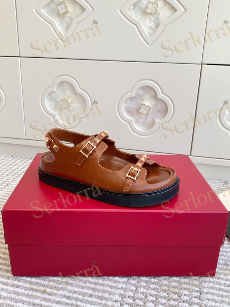VALENTINO GARAVANI ROCKSTUD FLAT SANDALS