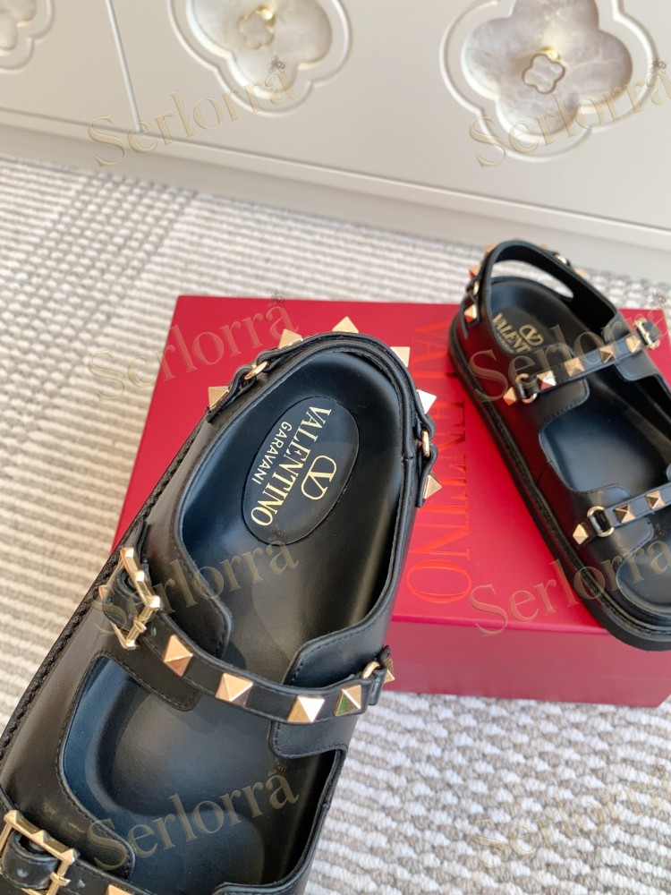 VALENTINO GARAVANI ROCKSTUD FLAT SANDALS