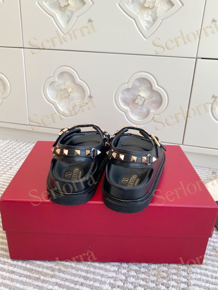 VALENTINO GARAVANI ROCKSTUD FLAT SANDALS