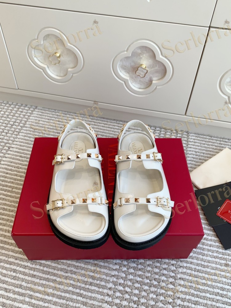 VALENTINO GARAVANI ROCKSTUD FLAT SANDALS