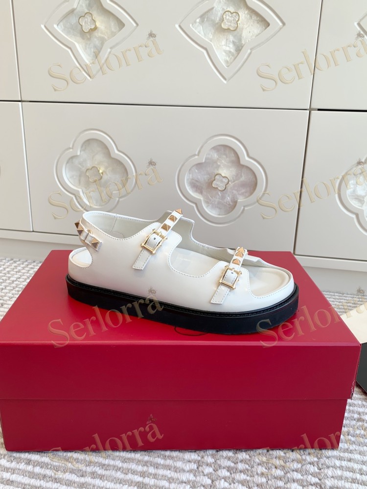 VALENTINO GARAVANI ROCKSTUD FLAT SANDALS
