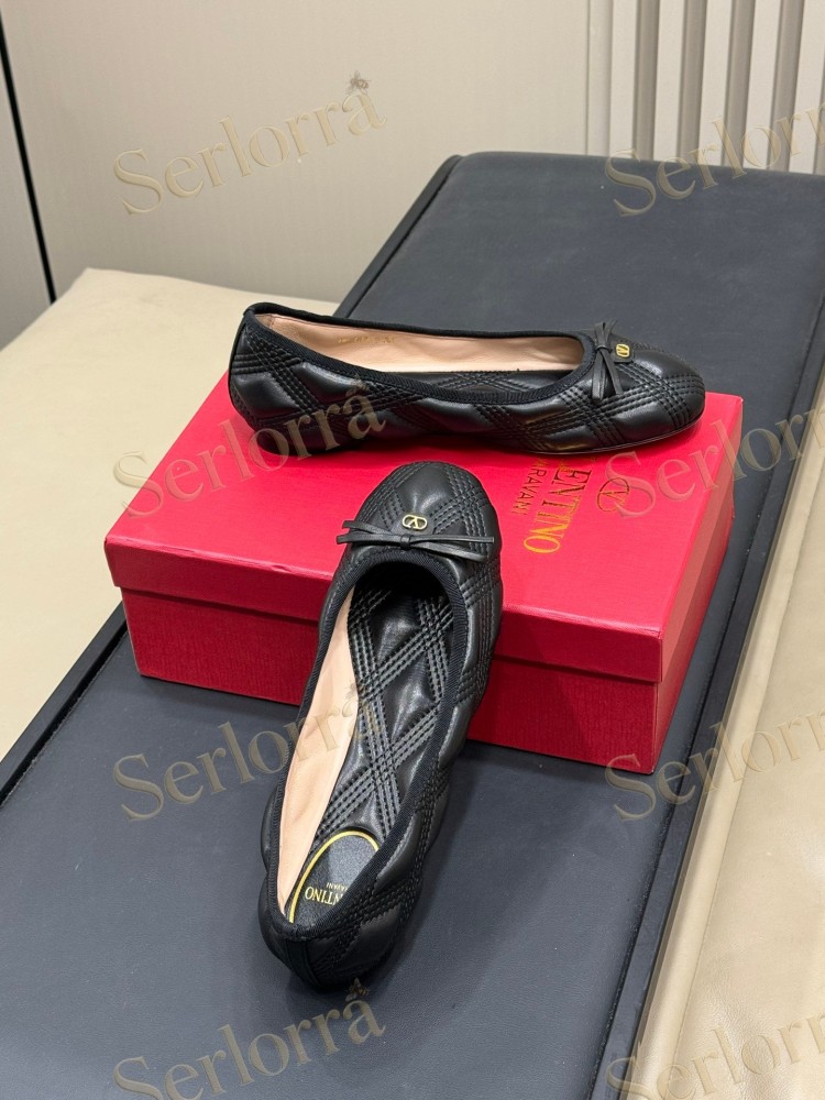 VALENTINO GARAVANI VLOGO QUILTED BALLERINA FLATS