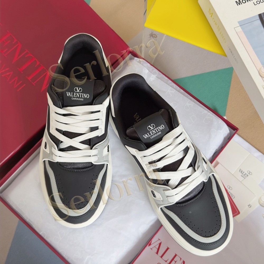 VALENTINO GARAVANI VLOGO LOW-TOP SNEAKERS