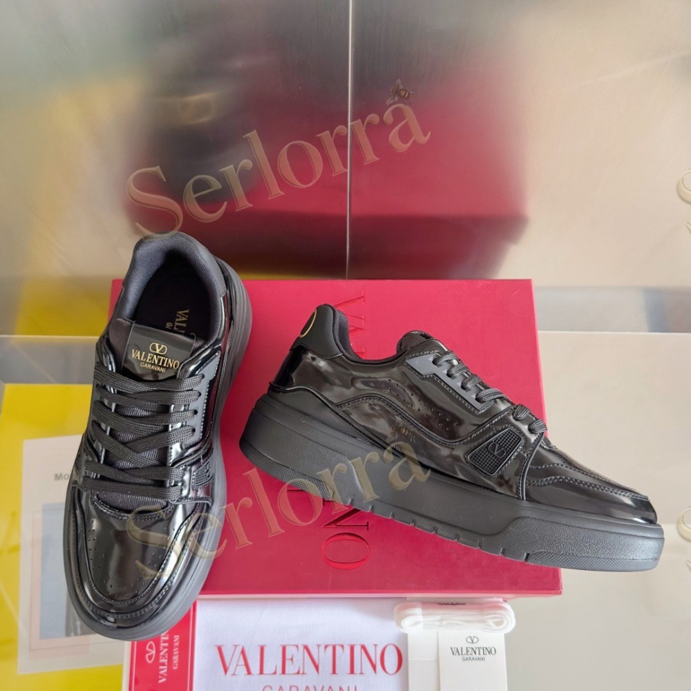 VALENTINO GARAVANI VLOGO LOW-TOP SNEAKERS
