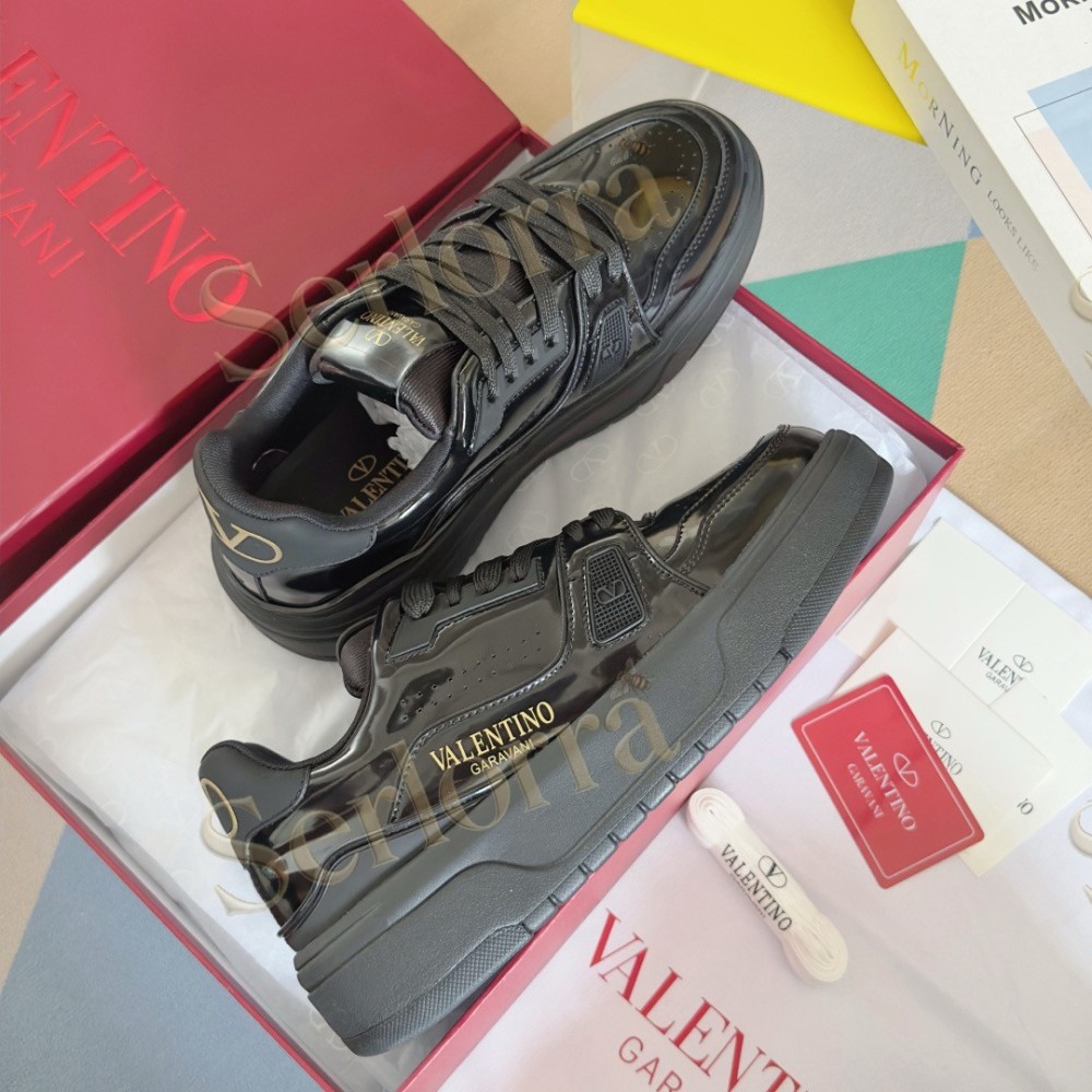 VALENTINO GARAVANI VLOGO LOW-TOP SNEAKERS