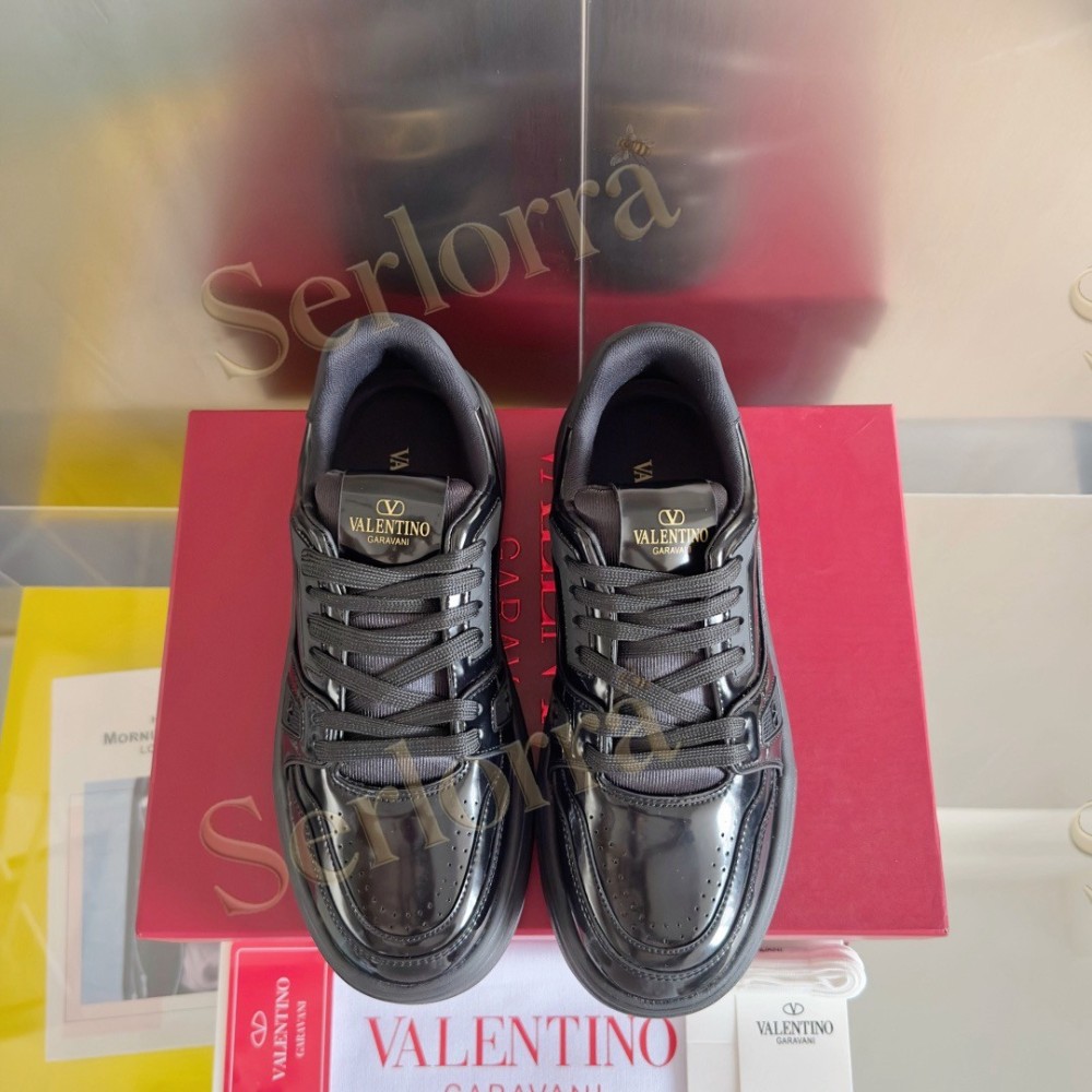 VALENTINO GARAVANI VLOGO LOW-TOP SNEAKERS