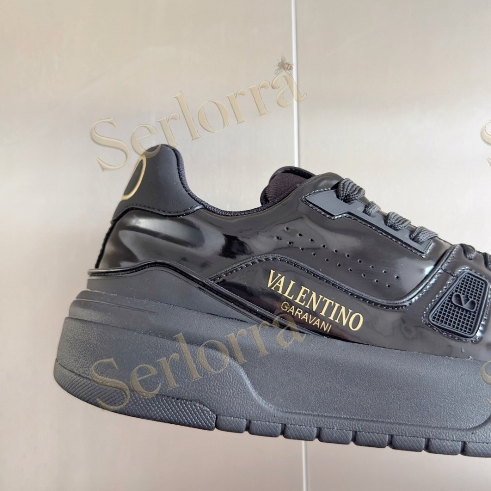 VALENTINO GARAVANI VLOGO LOW-TOP SNEAKERS