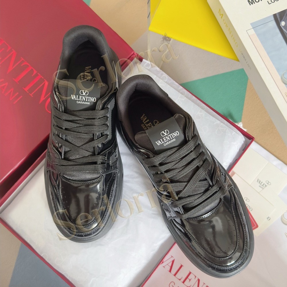 VALENTINO GARAVANI VLOGO LOW-TOP SNEAKERS