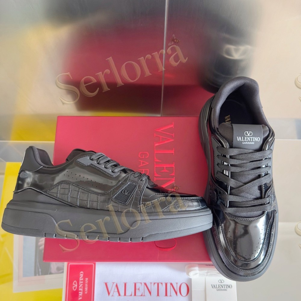 VALENTINO GARAVANI VLOGO LOW-TOP SNEAKERS
