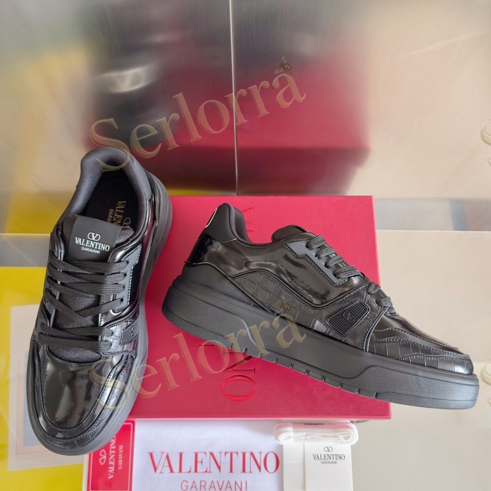 VALENTINO GARAVANI VLOGO LOW-TOP SNEAKERS