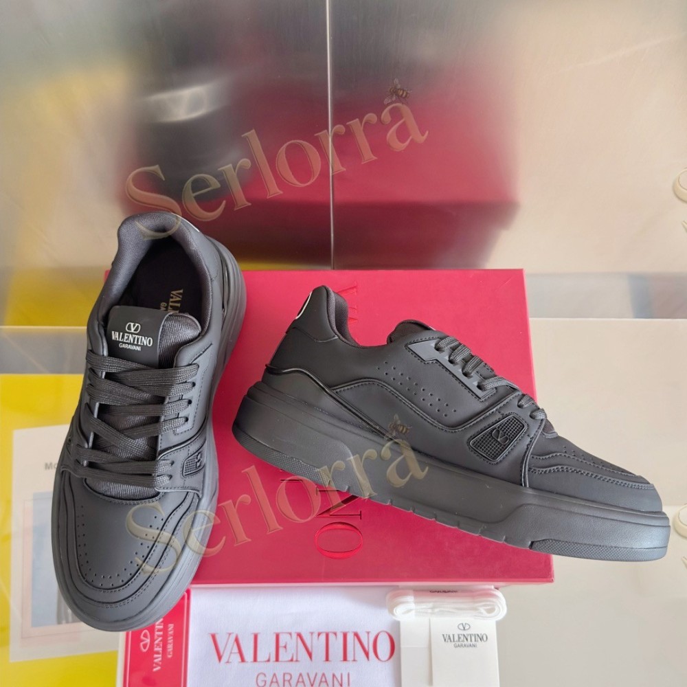 VALENTINO GARAVANI VLOGO LOW-TOP SNEAKERS