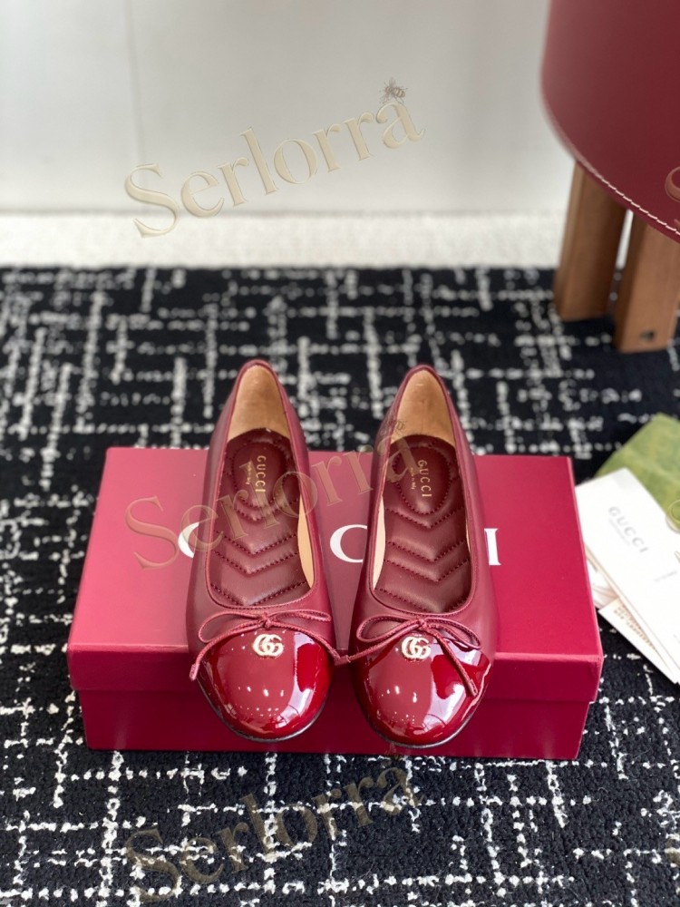GUCCI BOW INTERLOCKING G PATENT LEATHER BALLET FLATS