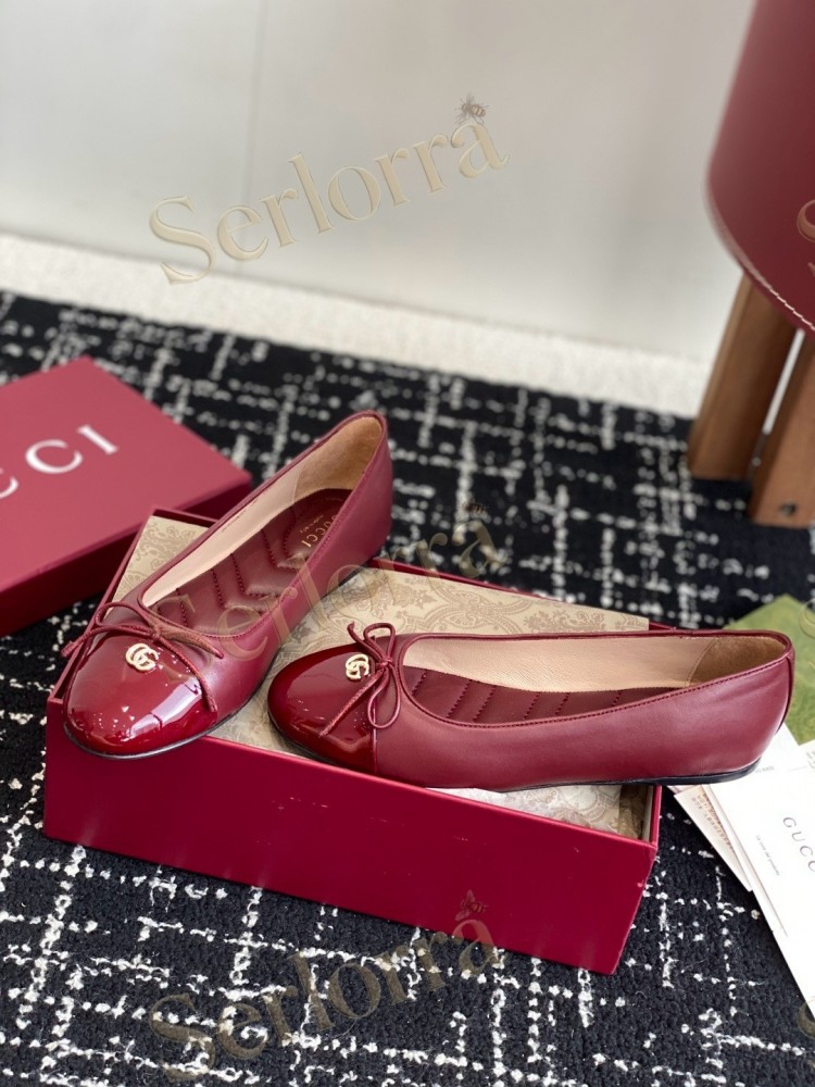 GUCCI BOW INTERLOCKING G PATENT LEATHER BALLET FLATS