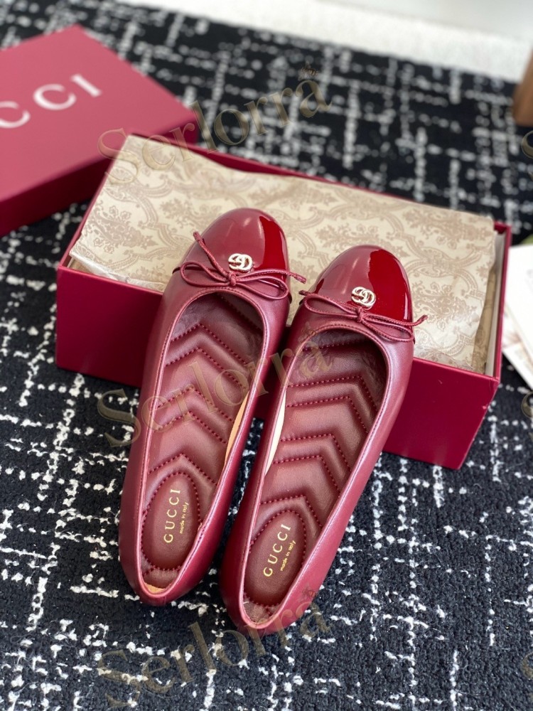 GUCCI BOW INTERLOCKING G PATENT LEATHER BALLET FLATS