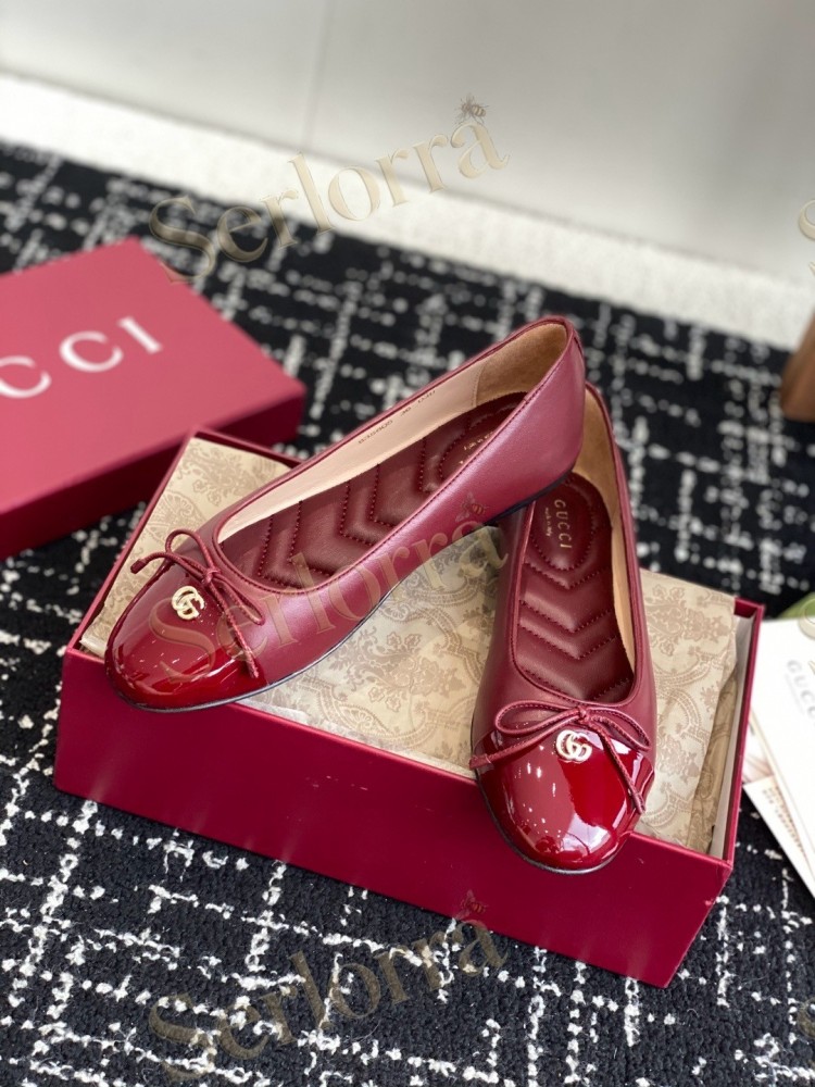 GUCCI BOW INTERLOCKING G PATENT LEATHER BALLET FLATS