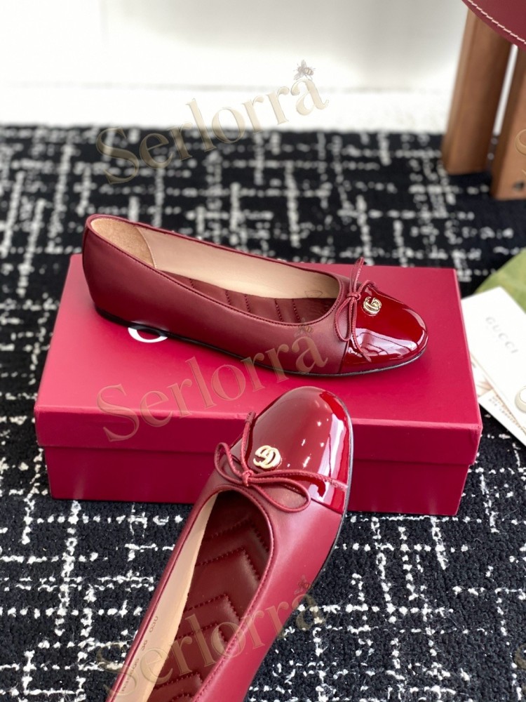 GUCCI BOW INTERLOCKING G PATENT LEATHER BALLET FLATS