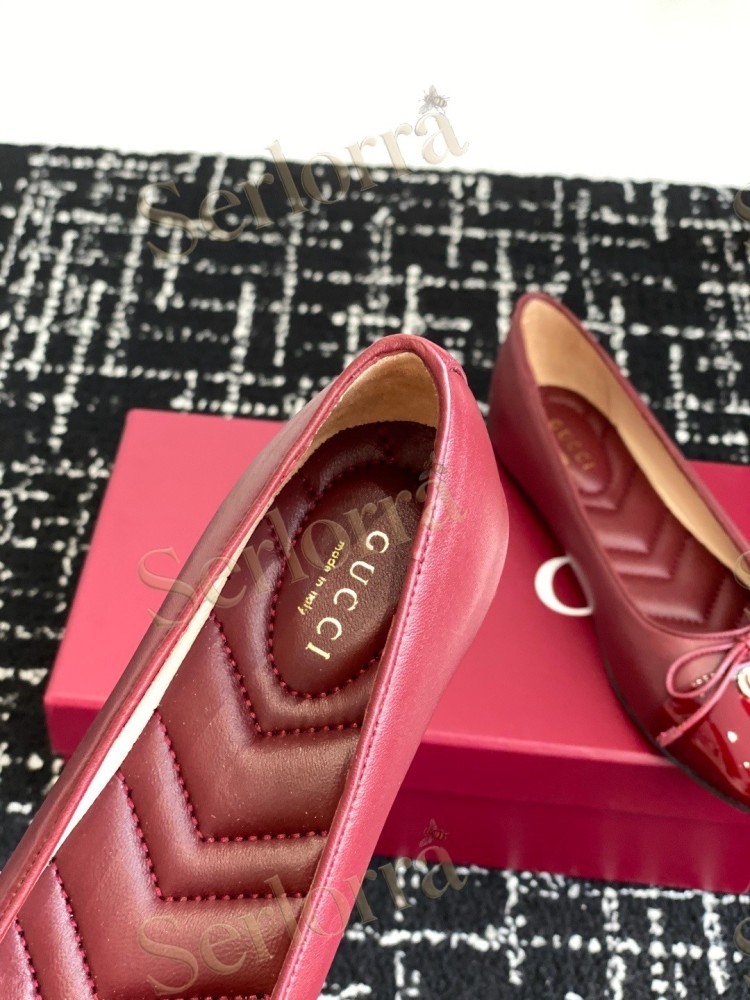 GUCCI BOW INTERLOCKING G PATENT LEATHER BALLET FLATS