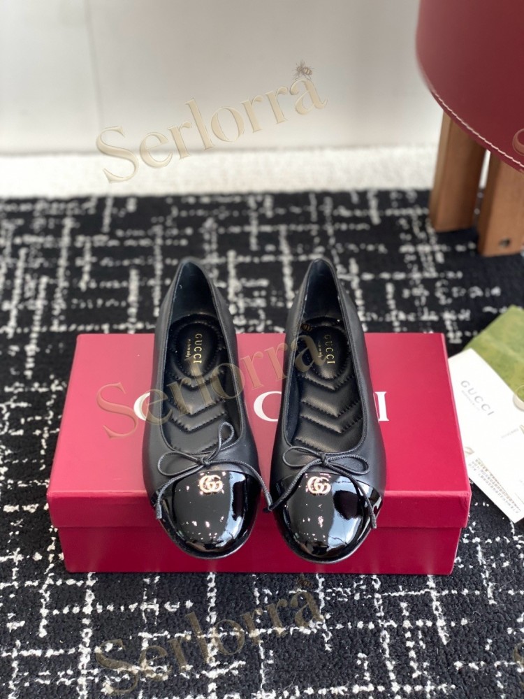 GUCCI BOW INTERLOCKING G PATENT LEATHER BALLET FLATS