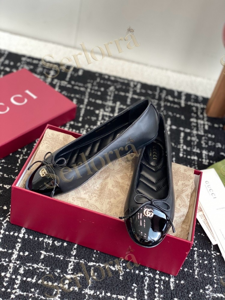 GUCCI BOW INTERLOCKING G PATENT LEATHER BALLET FLATS
