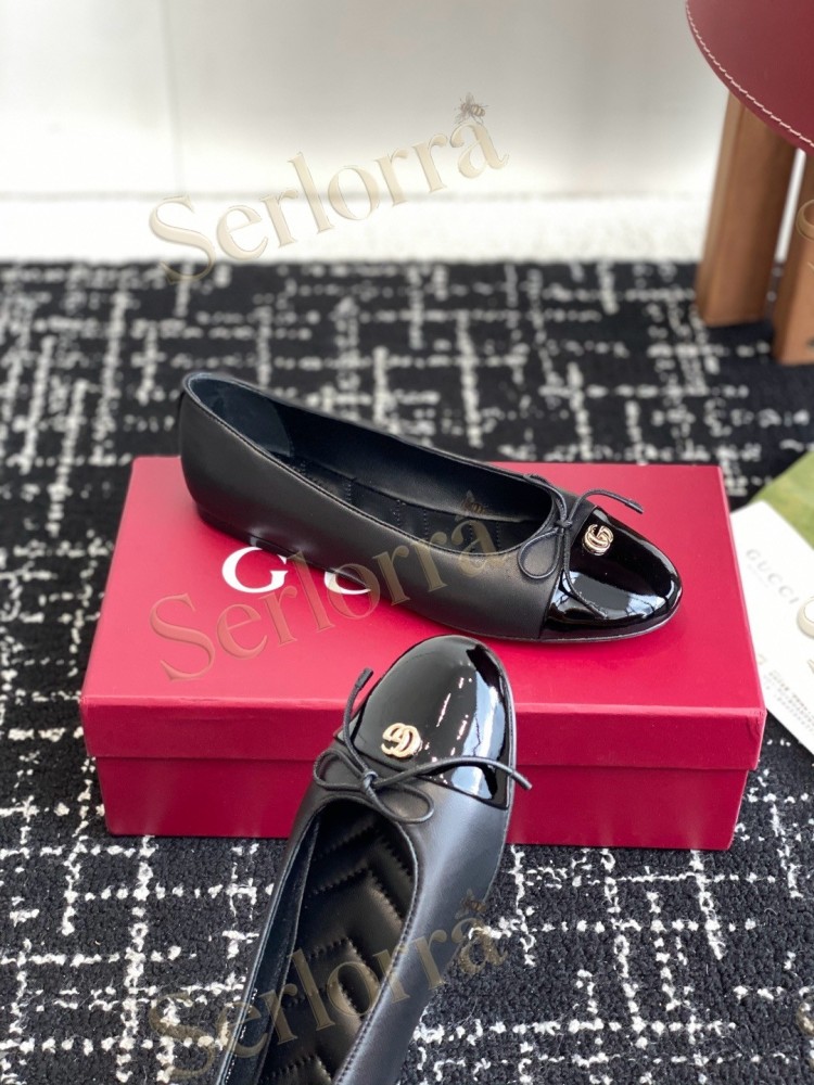 GUCCI BOW INTERLOCKING G PATENT LEATHER BALLET FLATS