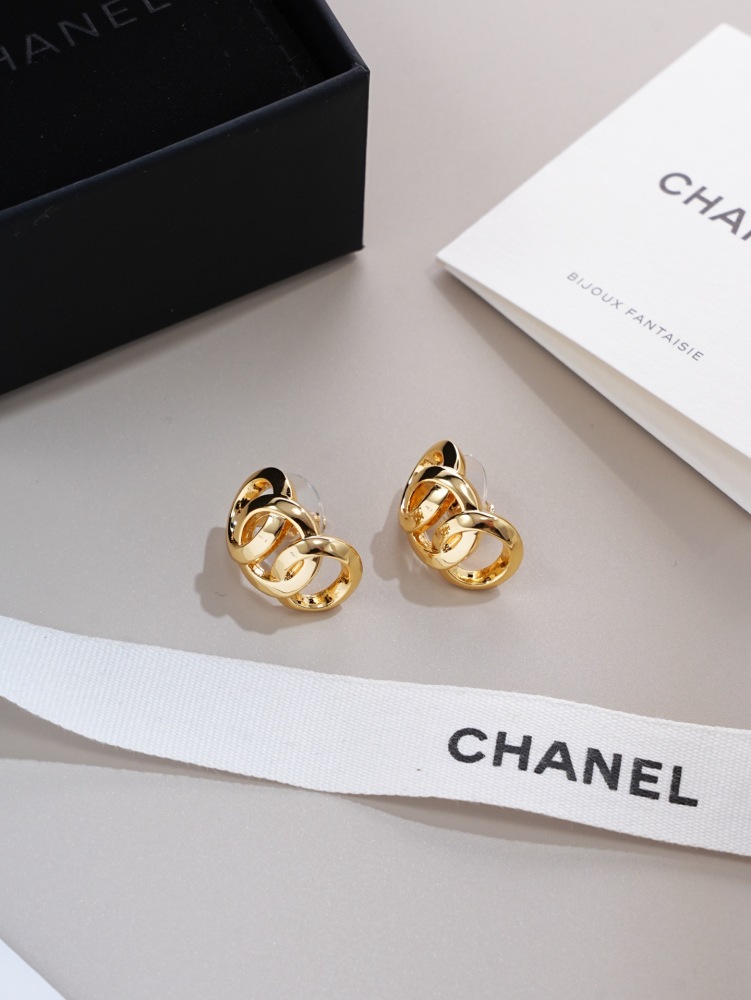 CHANEL INTERLOCKING CC LOGO STUD EARRINGS, GOLD-TONE METAL