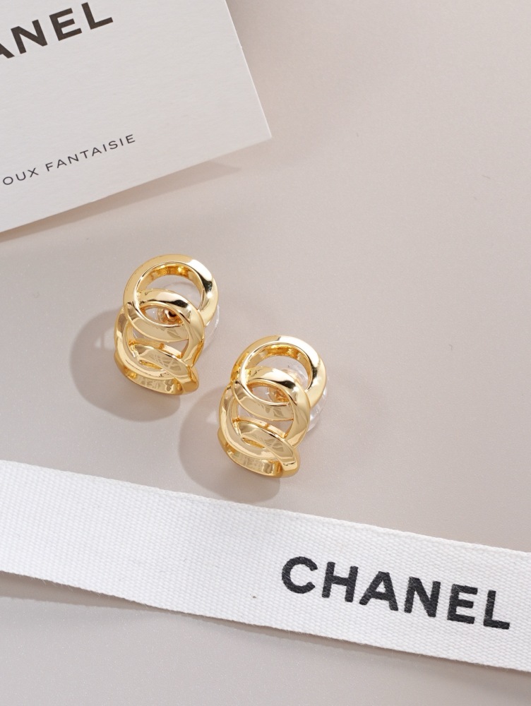 CHANEL INTERLOCKING CC LOGO STUD EARRINGS, GOLD-TONE METAL
