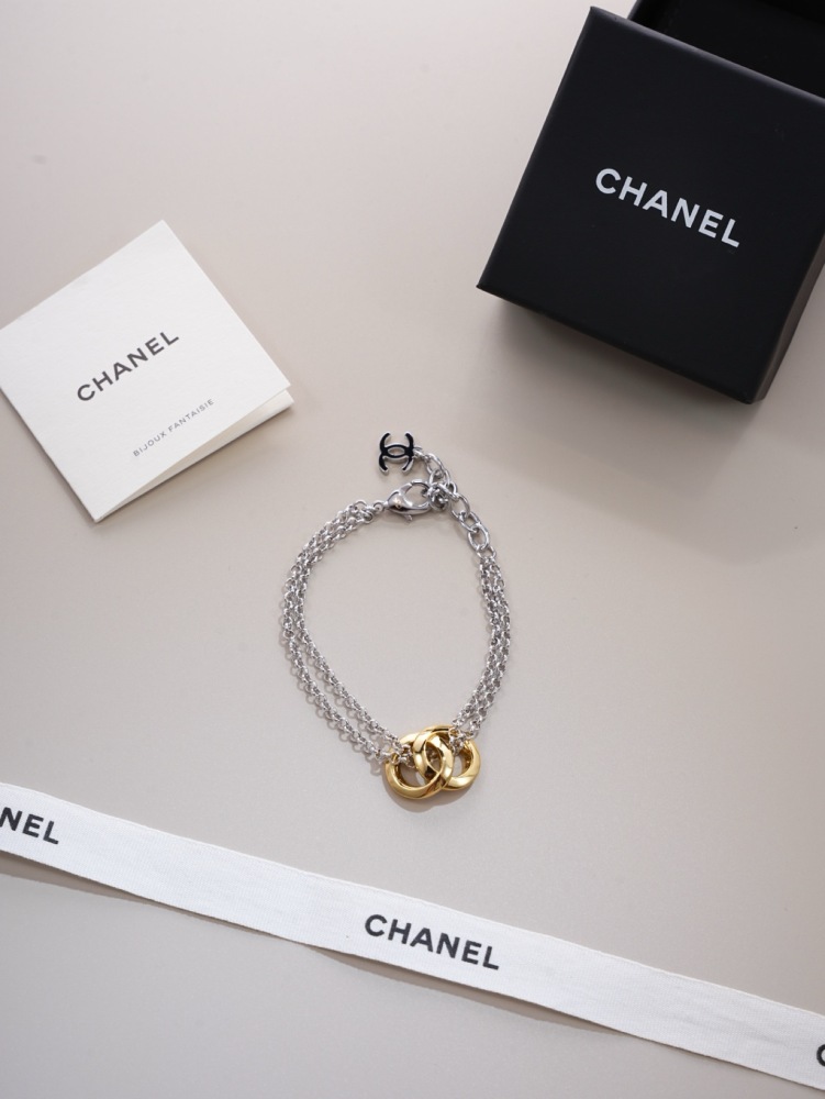 CHANEL TWO‑TONE INTERLOCKING DOUBLE‑RING DOUBLE CHAIN BRACELET