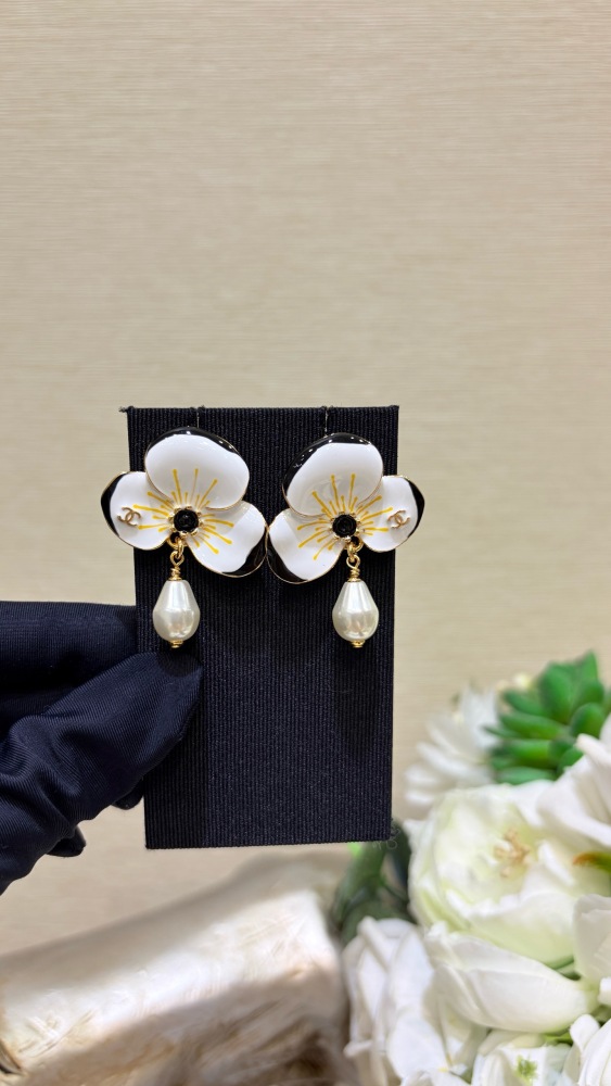 CHANEL ENAMEL FLOWER DROP PEARL EARRINGS