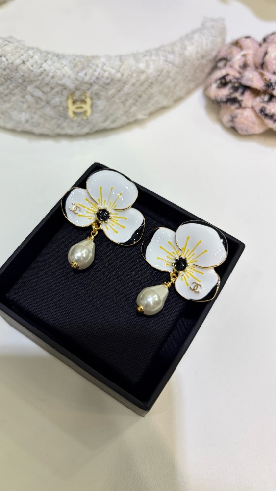 CHANEL ENAMEL FLOWER DROP PEARL EARRINGS