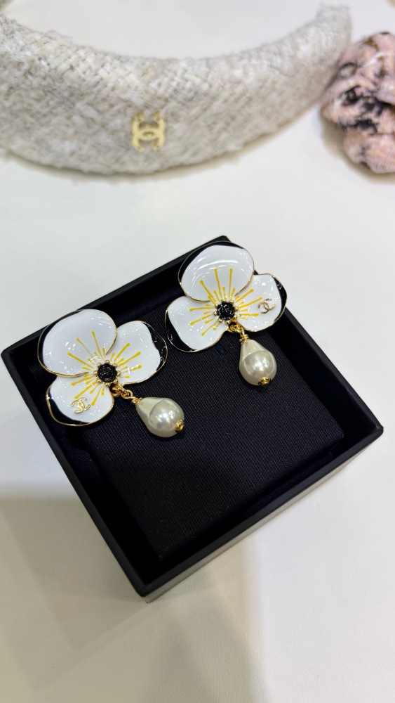 CHANEL ENAMEL FLOWER DROP PEARL EARRINGS