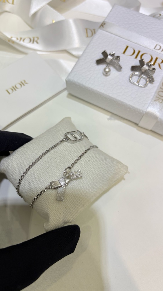 DIOR CD LOGO BOW DOUBLE‑CHAIN SILVER‑TONE BRACELET