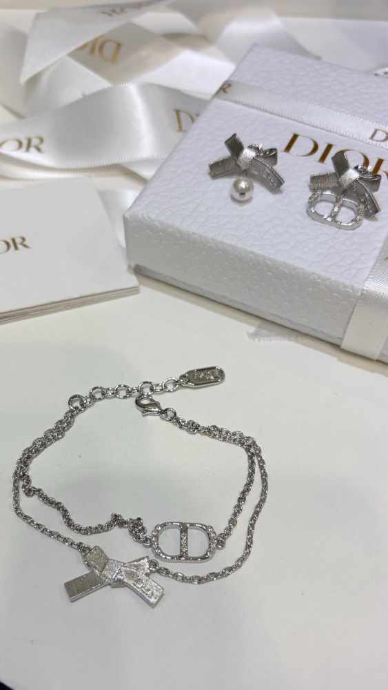 DIOR CD LOGO BOW DOUBLE‑CHAIN SILVER‑TONE BRACELET