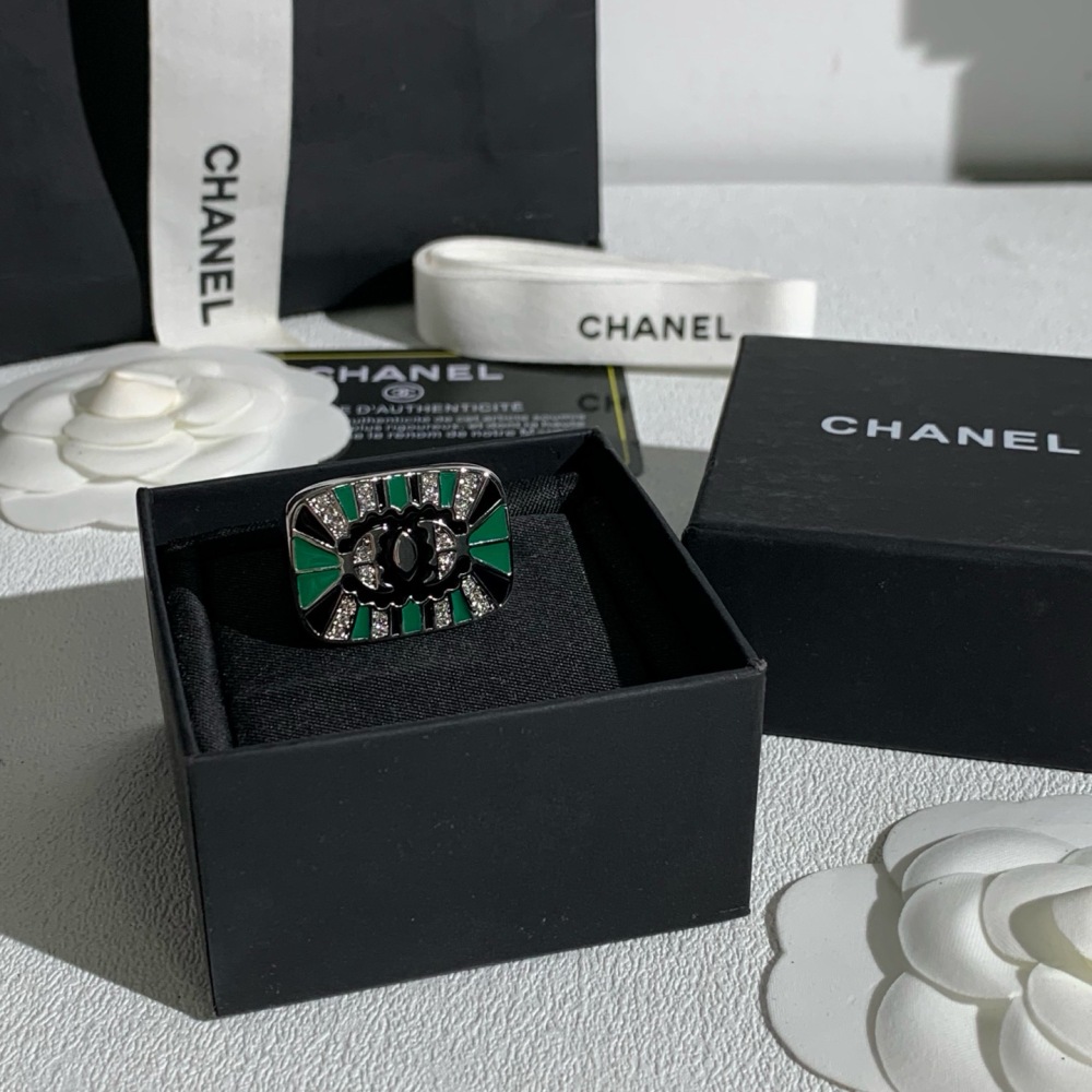 CHANEL CC LOGO GREEN ENAMEL CRYSTAL WIDE STATEMENT RING