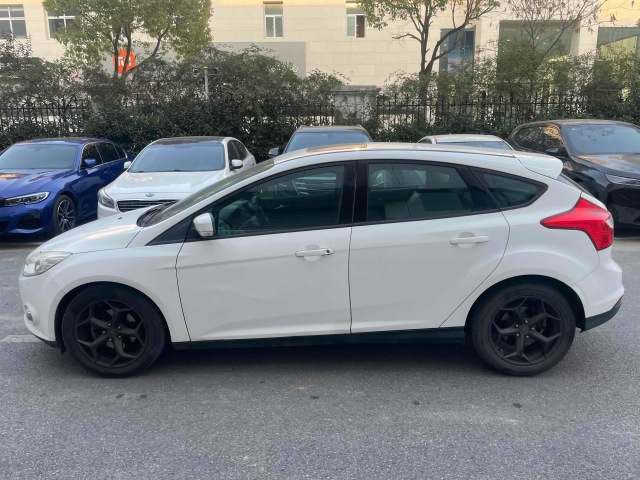 2012 Ford Focus Hatchback 1.6L Auto Trend | 81000KM Used Sedan For Export